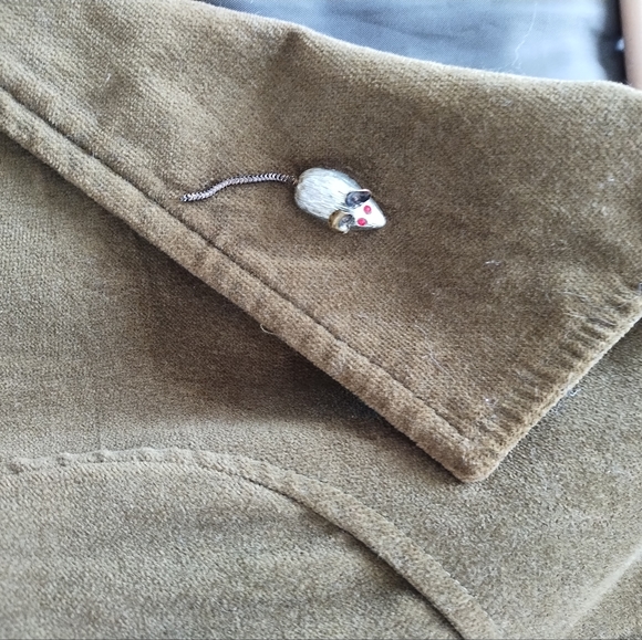 Velvet khaki blazer with golden mouse detail - Picture 3 of 4